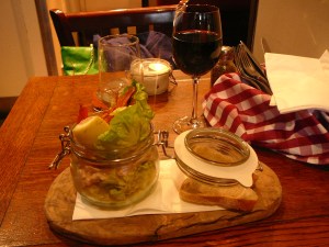 Classic Cocktail of Atlantic & Tiger Prawns, Marie Rose Sauce, Lemon & Bloomer Bread