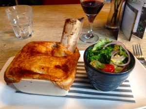 British Beef Pie con Ensalada
